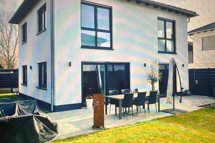 Haus Rheinberg - 5 Zimmer, 144 m&sup2;, 2.590&euro; | Angebot:26142570