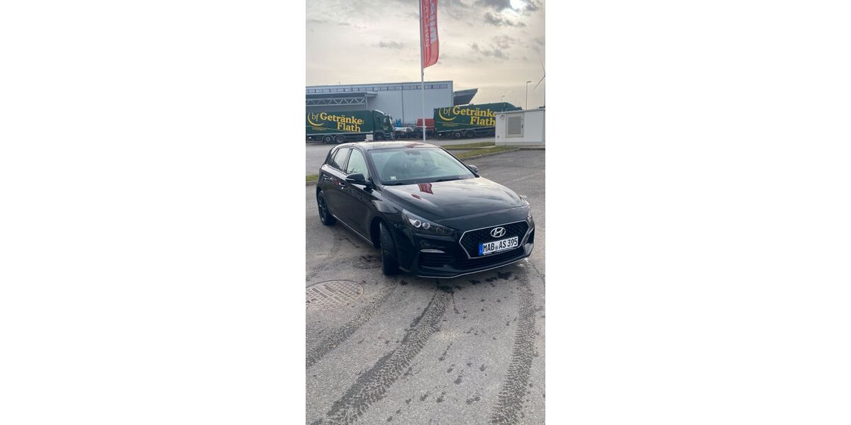 Hyundai i30 90.000 km 14.000 &euro; Wolkenstein 09429