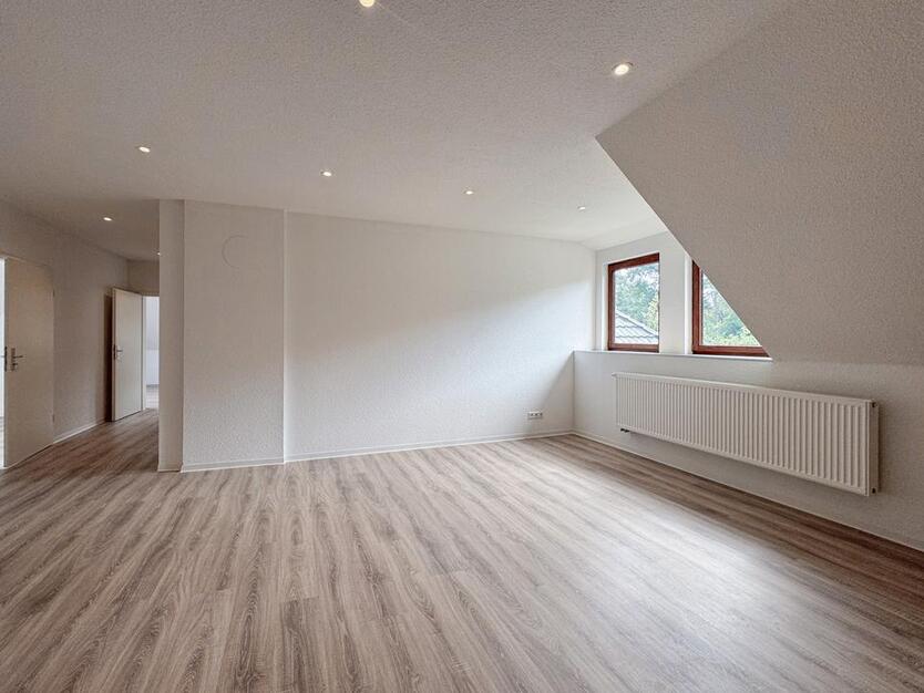 4 Zimmer Dachgeschoßwohnung mit Gartennutzung