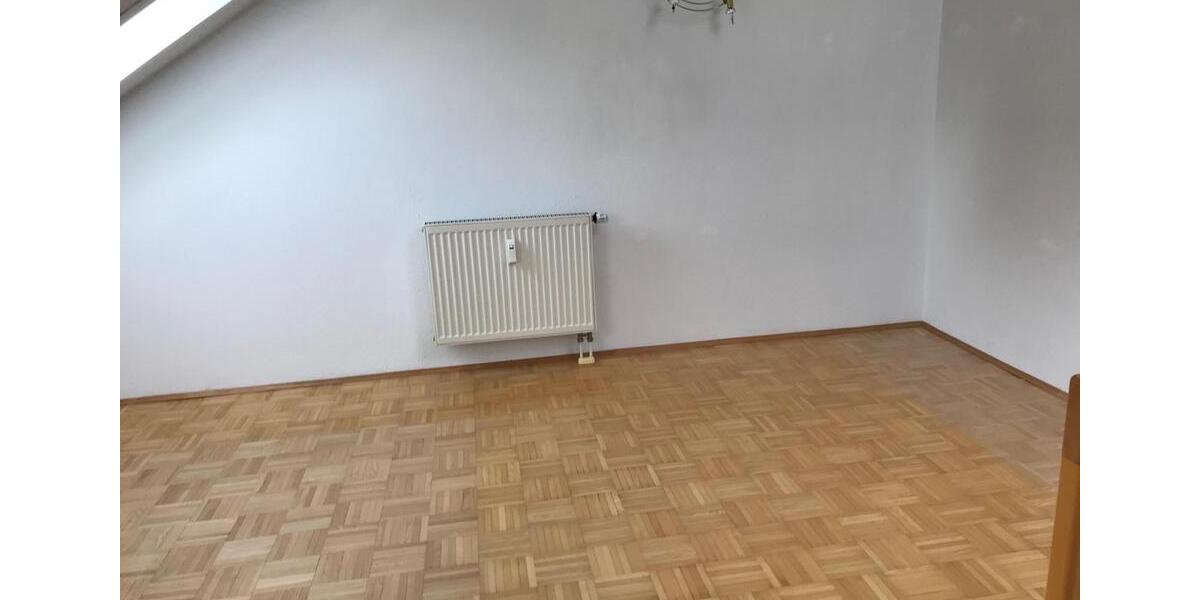 Dachgeschoßwohnung Regensburg Gallingkofen - 2 Zimmer, 44 m&sup2;, 240.000&euro; | Angebot:25813979
