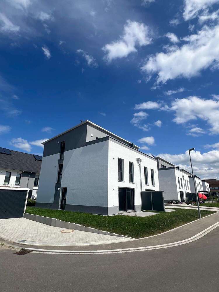 Haus zum Mieten in Ofterdingen 1.800 € 138 m²