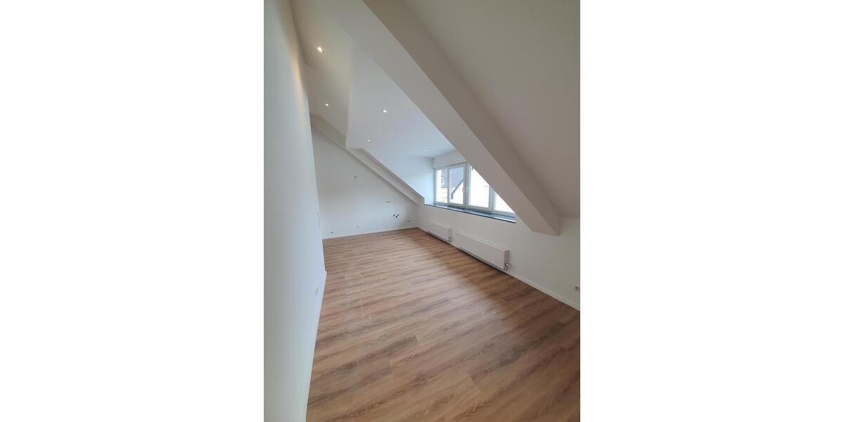 Dachgeschoßwohnung Völklingen - 1 Zimmer, 55 m&sup2;, 500&euro; | Angebot:26400583
