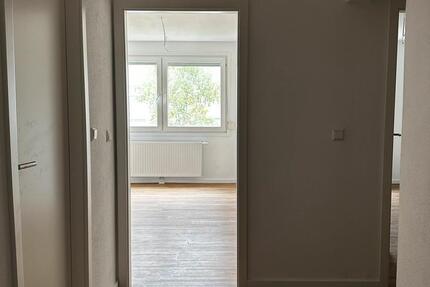 Erstbezug: Sanierte 3,5-Zi.-Wohnung mit Balkon in Göppingen zimmer