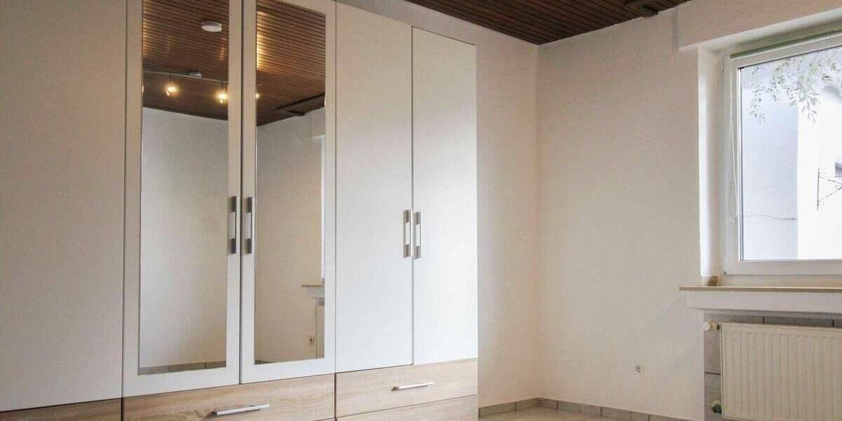 Schönes Bauernhaus mit großem Garten in top Lage von Menzelen-West 8 zimmer