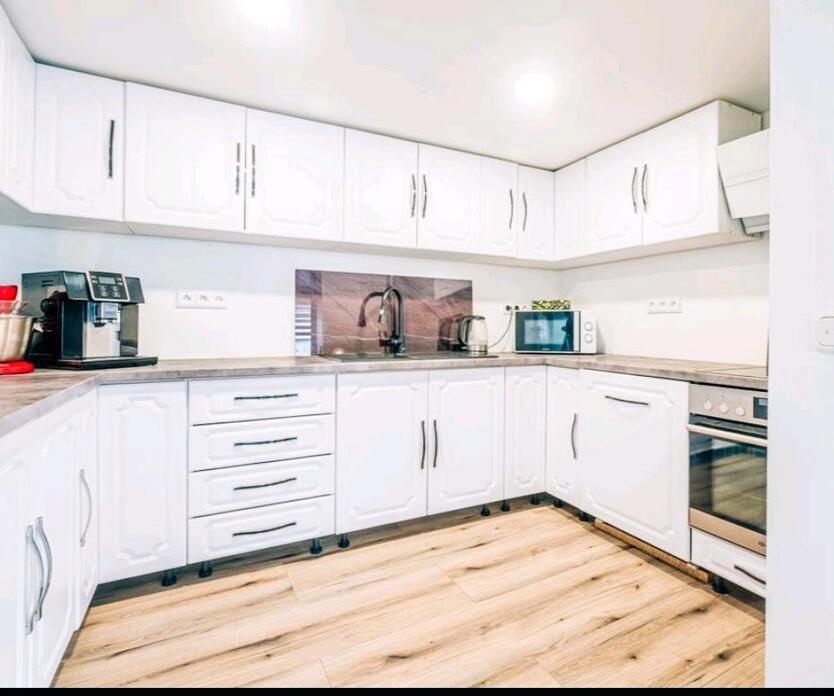 Haus zum Verkaufen in Böttigheim Ohne Makler Top Saniert zimmer