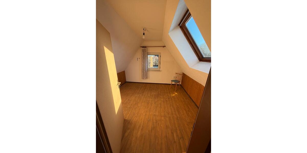 Einfamilienhaus Marktredwitz - 7 Zimmer, 132 m&sup2;, 105.000&euro; | Angebot:27137157