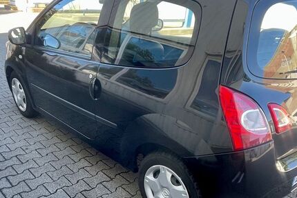Renault Twingo 92.260 km 3.200 € Düsseldorf 40235