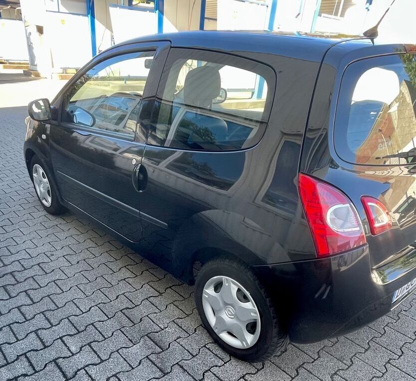 Renault Twingo 92.260 km 3.200 € Düsseldorf 40235