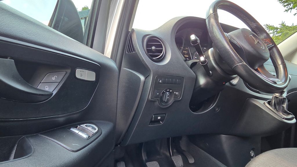 Mercedes-Benz Vito 83.900 km 20.300 € Bonn 53125