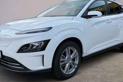 Hyundai KONA 12.500 km 22.290 € Velbert 42555