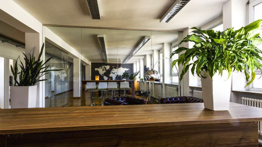 Büro in Stuttgart 3.600 € 300 m²