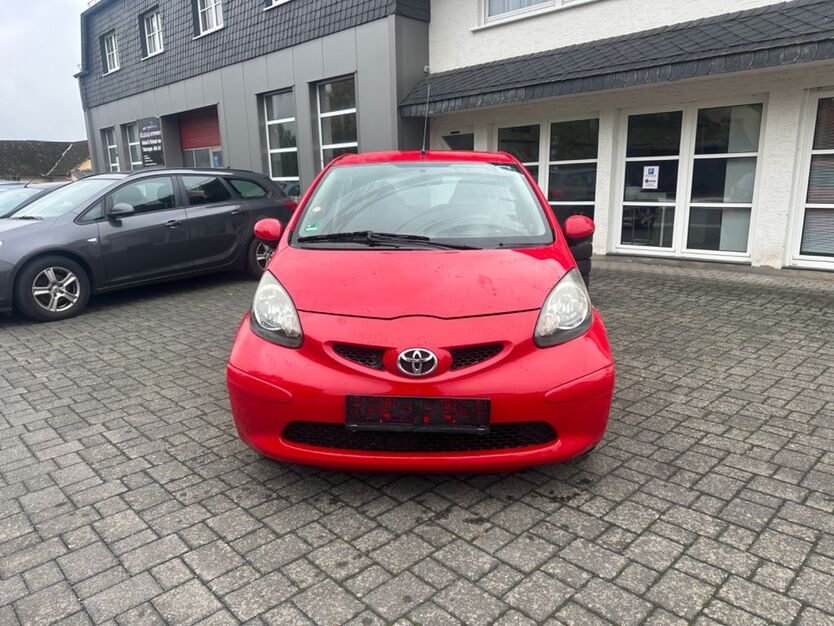 Toyota Aygo (X) 145.750 km 2.400 € Müllenbach 53520