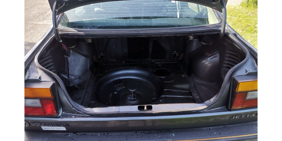 VW Jetta,1986,Diesel,Automatik 54 PS 160.000 km 5.880 € Attenkirchen 85395