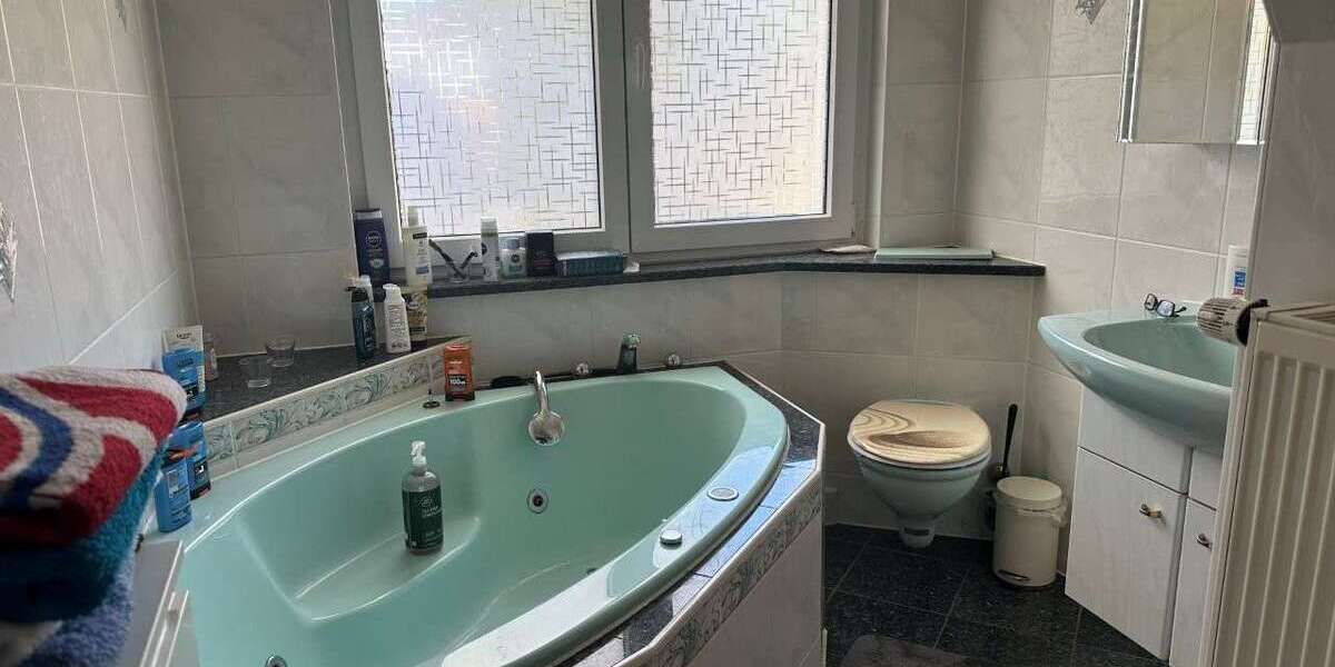 Saniertes Einfamilienhaus mit zwei Garagen in guter Wohnlage - Einfamilienhaus Unterwellenborn | Angebot:26777918