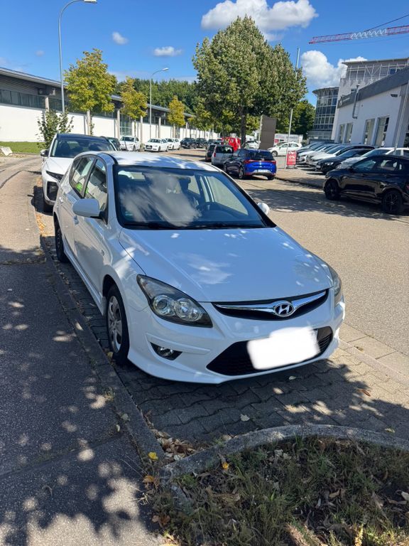 i30