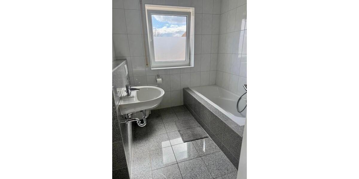 Doppelhaushälfte Röthlein - 5 Zimmer, 123 m&sup2;, 1.100&euro; | Angebot:26088763