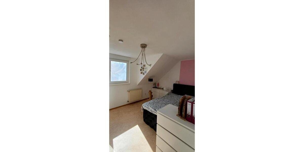 Dachgeschoßwohnung Bettenfeld - 3 Zimmer, 100 m&sup2;, 490&euro; | Angebot:26384581