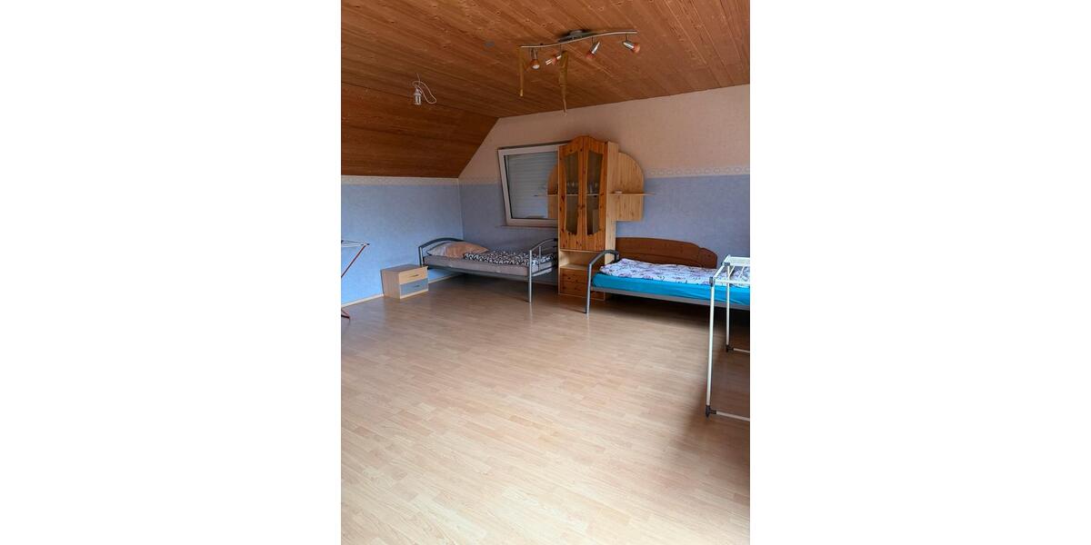 Dachgeschoßwohnung Dörpen - 5 Zimmer, 80 m&sup2;, 280&euro; | Angebot:25179381