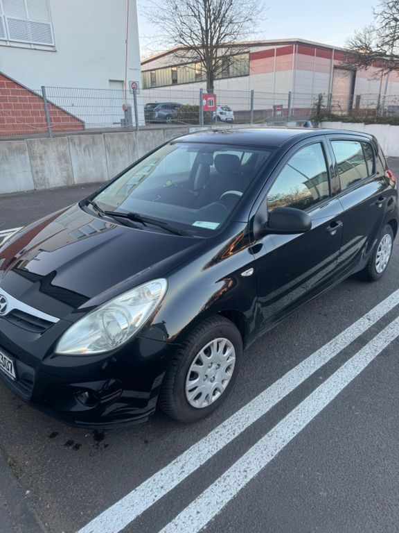 i20