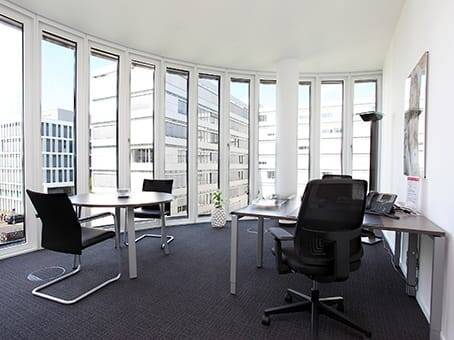 Flexible Arbeitsplätze und Büroräume direkt am Flughafen - All-in-Miete