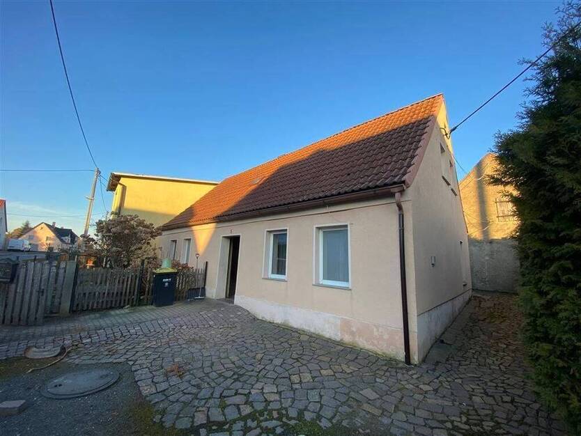 Falkenhain* Klein aber fein* Einfamilienhaus mit Scheune im Lossatal* 4 Zimmer* Sanierungsbedüfrtig