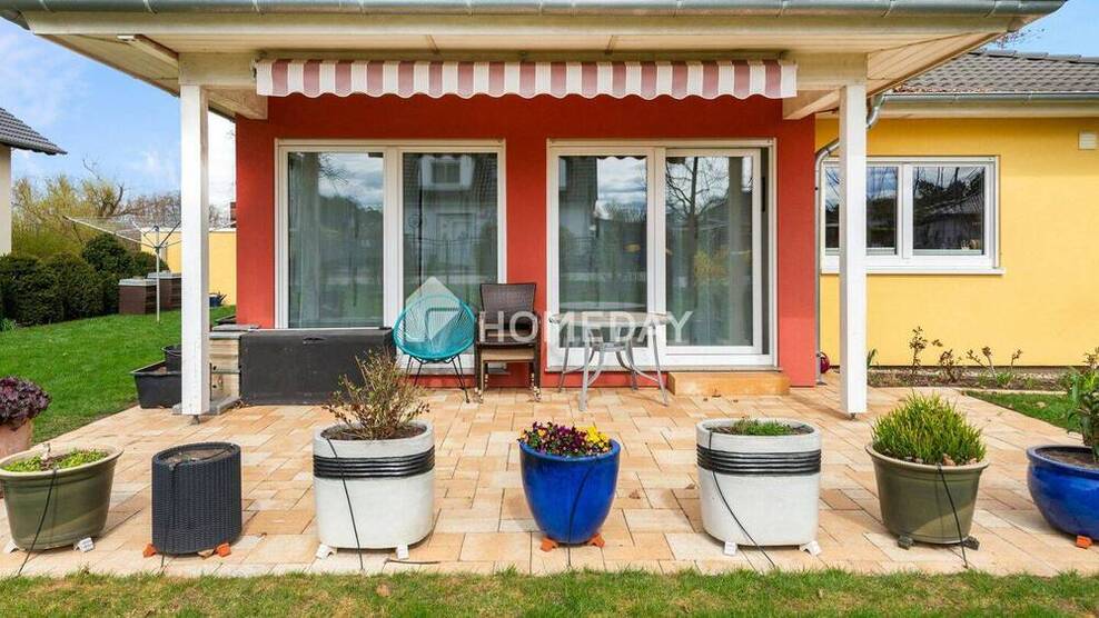 Top gepflegter Bungalow mit Doppelgarage, großem Grundstück, EBK und Extras in idyllischer Lage