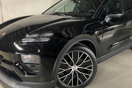 Porsche Macan 4.490 km 88.900 &euro; Plattling 94447