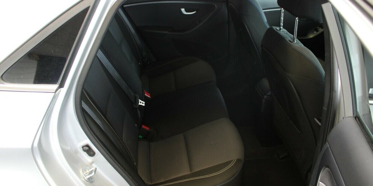 Hyundai i30 1.4 Passion - AHK - 109.800 km 7.980 &euro; Euskirchen 53881