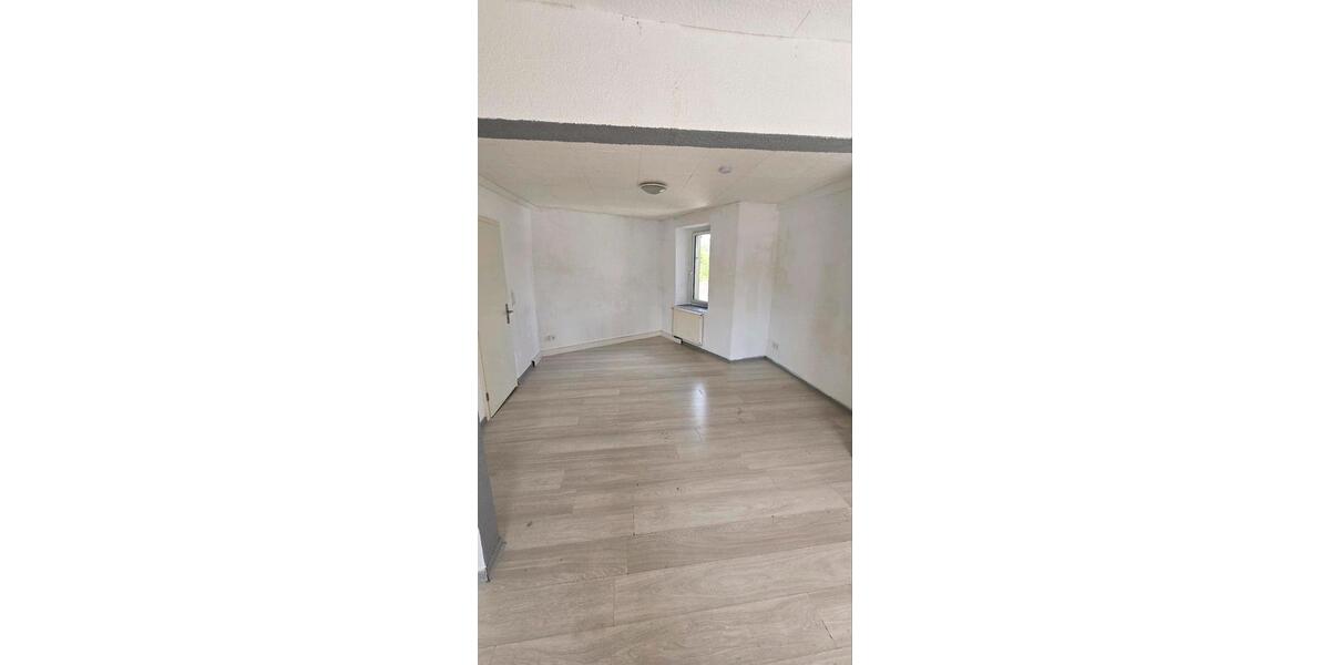 Dachgeschoßwohnung Püttlingen - 3 Zimmer, 75 m&sup2;, 450&euro; | Angebot:26522015