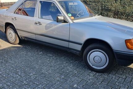 Mercedes-Benz E 200 220.000 km 3.900 &euro; Sassenburg/Westerbeck 38524