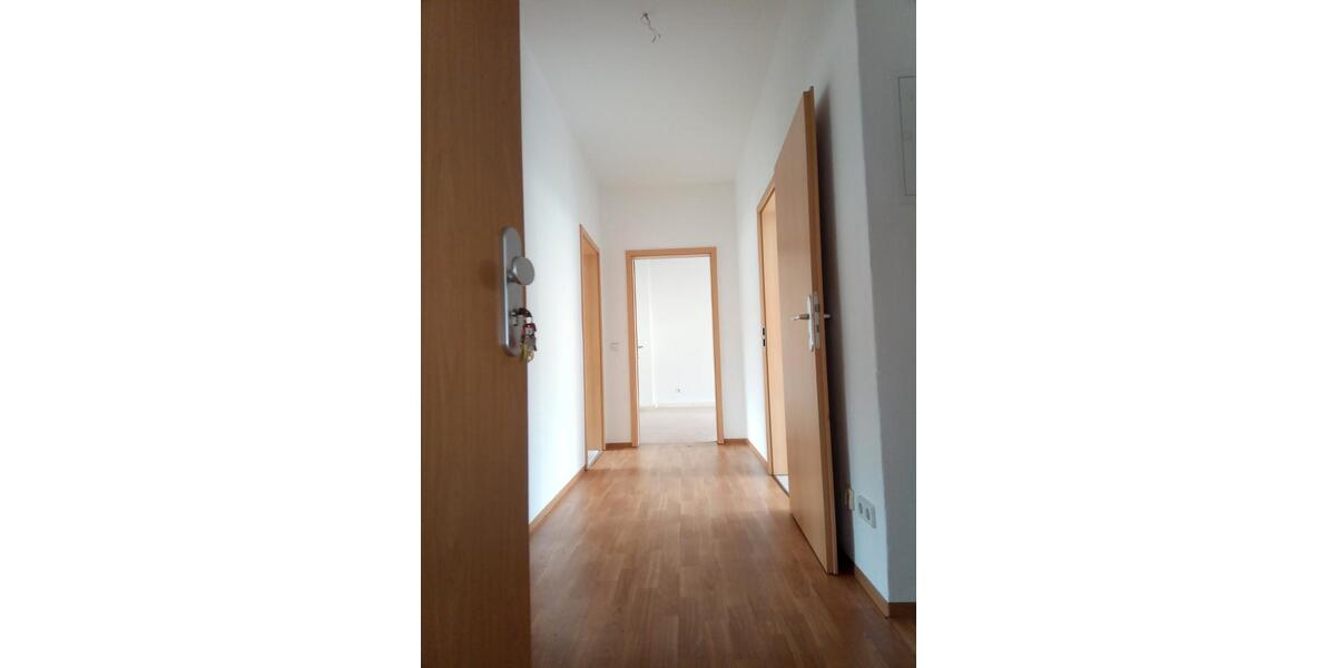 Hochparterre Stollberg (Erzgebirge) - 3 Zimmer, 82 m&sup2;, 476&euro; | Angebot:26122957