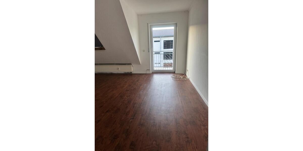 Dachgeschoßwohnung Günzburg - 4 Zimmer, 82 m&sup2;, 770&euro; | Angebot:26708616