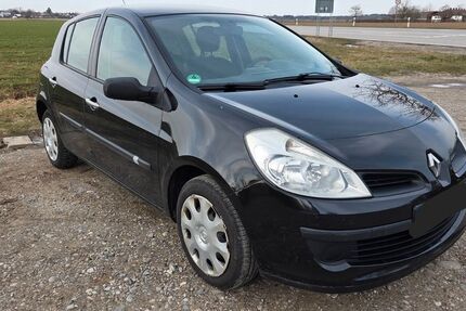 Renault Clio 245.000 km 2.499 &euro; Hohenbrunn 85662