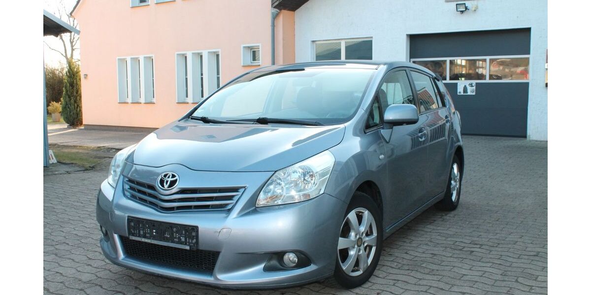 Toyota Verso 235.000 km 4.390 &euro; Augustdorf 32832