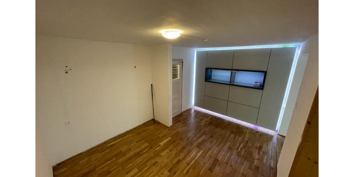 Reihenmittelhaus mit Garten, 80qm Wohnfläche +75qm Nutzfläche 4 zimmer