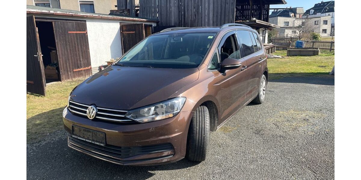 VW Touran 148.482 km 16.000 &euro; Greiz 07973