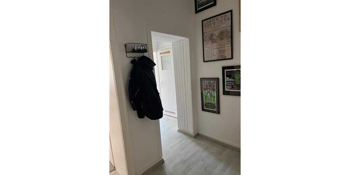 Etagenwohnung Wiesbaden Biebrich - 2 Zimmer, 67 m&sup2;, 1.060&euro; | Angebot:26680426