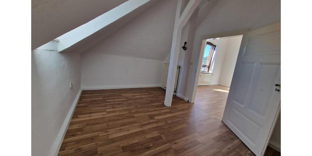 Dachgeschoßwohnung Bad Hersfeld - 5 Zimmer, 116 m&sup2;, 889&euro; | Angebot:25538252