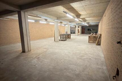 Große Lagerhalle mit 400qm Fläche zu vermieten zimmer