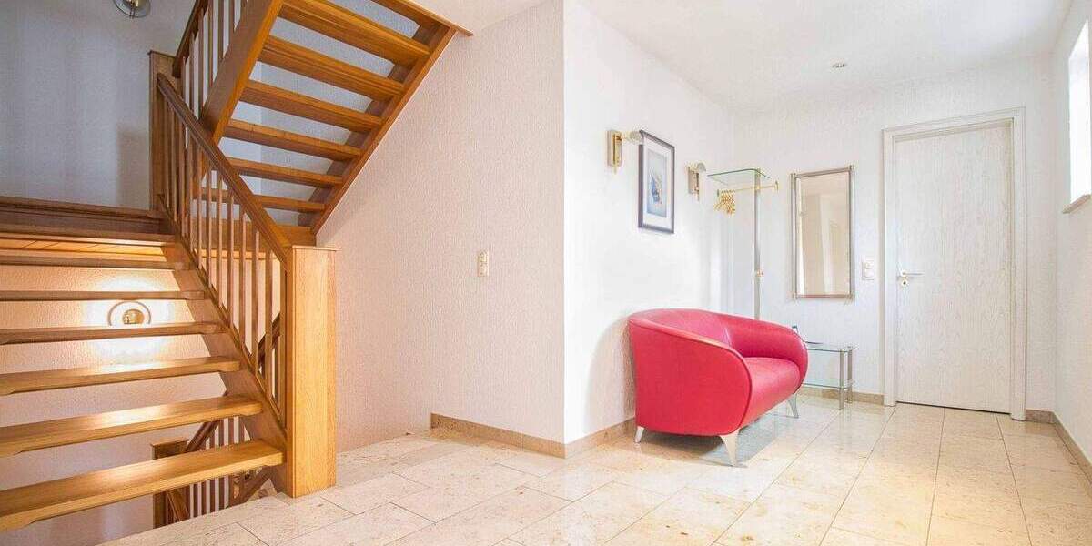 Gehoben und gepflegt: 7-Zi.-EFH mit ELW und Garten, Garage und 2 Freistellplätzen in Neubrandenburg 7 zimmer