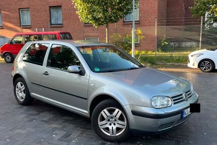 VW Golf 307.000 km 880 &euro; Kiel 24106