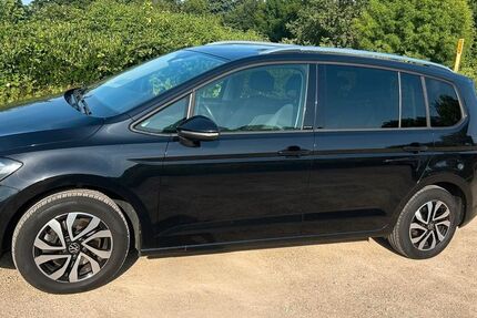 VW Touran 69.264 km 26.500 &euro; Jülich 52428