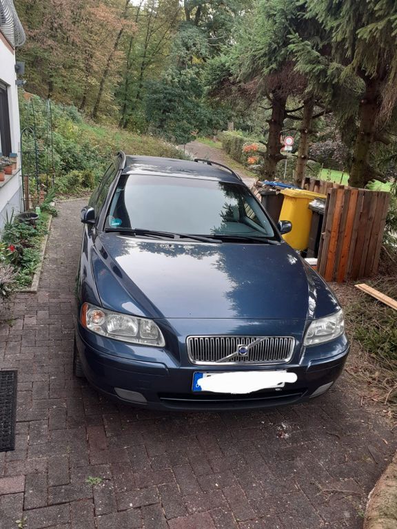 Volvo V70 380.000 km 2.900 € Schalkenbach 53426