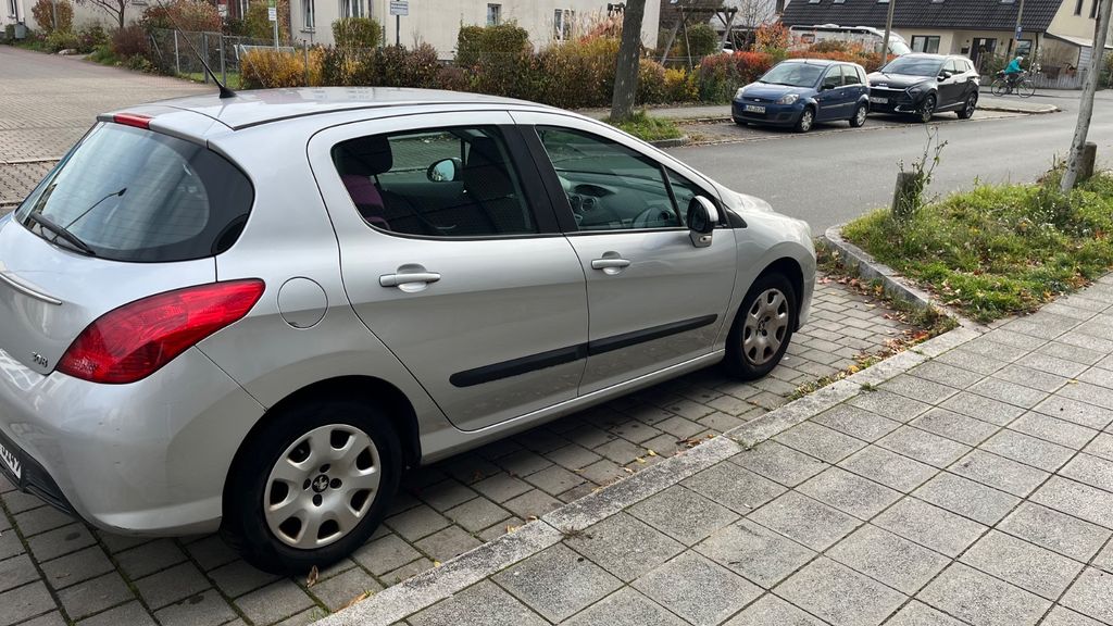 Peugeot 308 142.000 km 3.750 € Nürnberg 90409