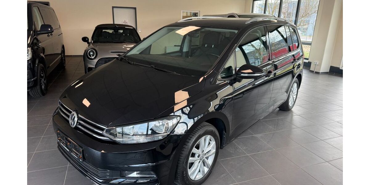 VW Touran 113.828 km 16.990 &euro; Geesthacht 21502
