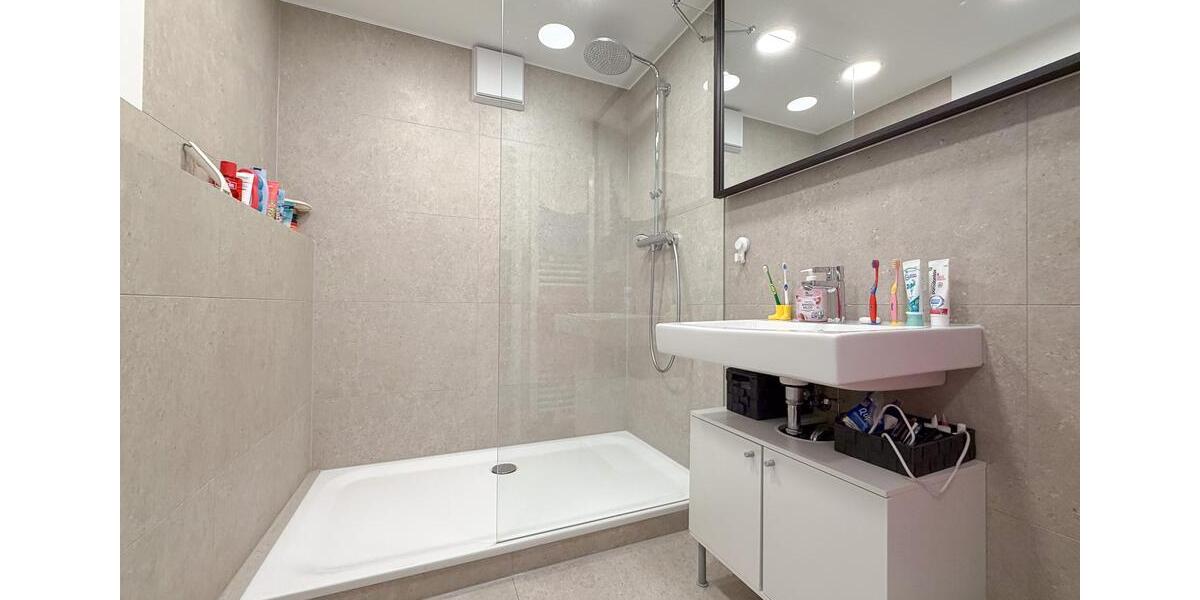 Etagenwohnung Düsseldorf Stadtbezirk 6 - 4 Zimmer, 160 m&sup2;, 2.800&euro; | Angebot:26287793