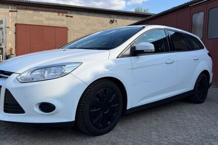 Ford Focus 220.328 km 2.500 &euro; Mücke 35325