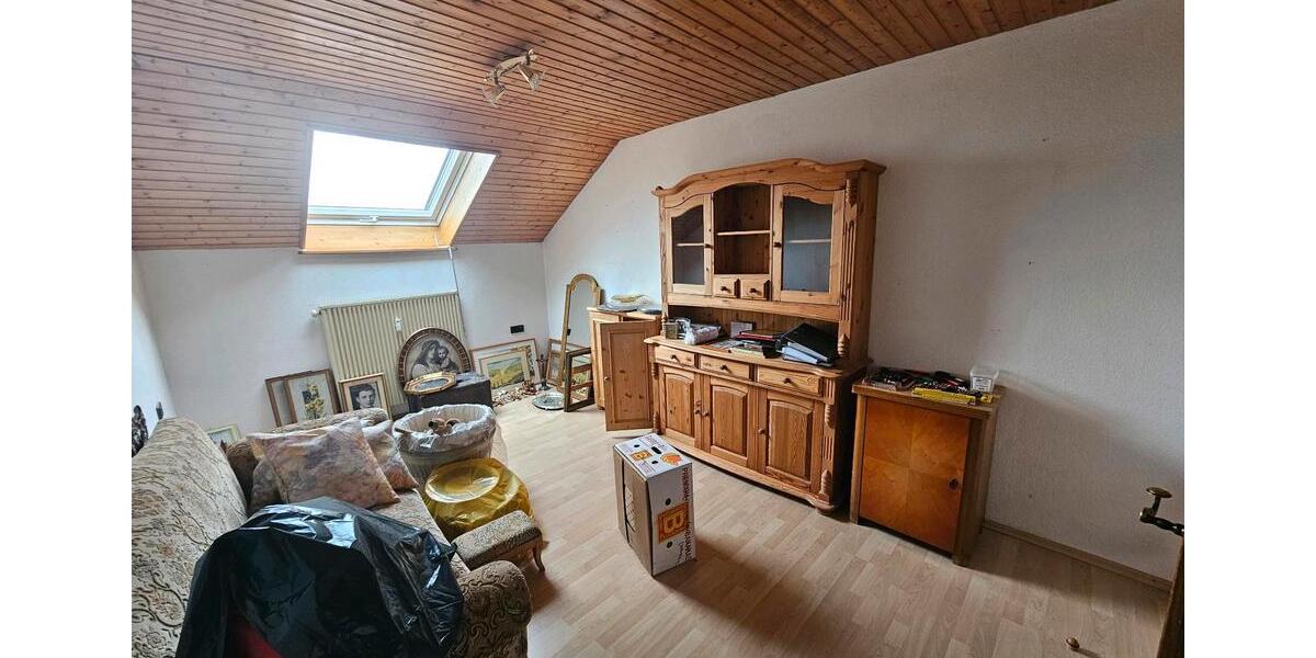 Dachgeschoßwohnung Stetten - 7 Zimmer, 99 m&sup2;, 275.000&euro; | Angebot:26223959