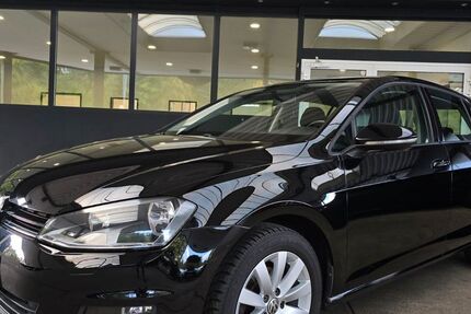 VW Golf 109.000 km 9.990 € Göttingen 37081