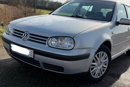VW Golf 141.000 km 2.500 &euro; Teningen 79331